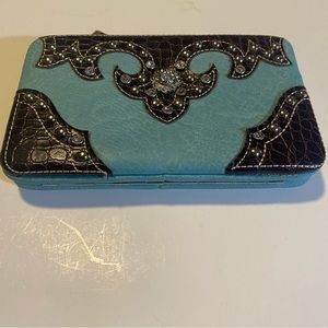 Heritage West clutch, will fit most cell phones out of case, faux leather NWT